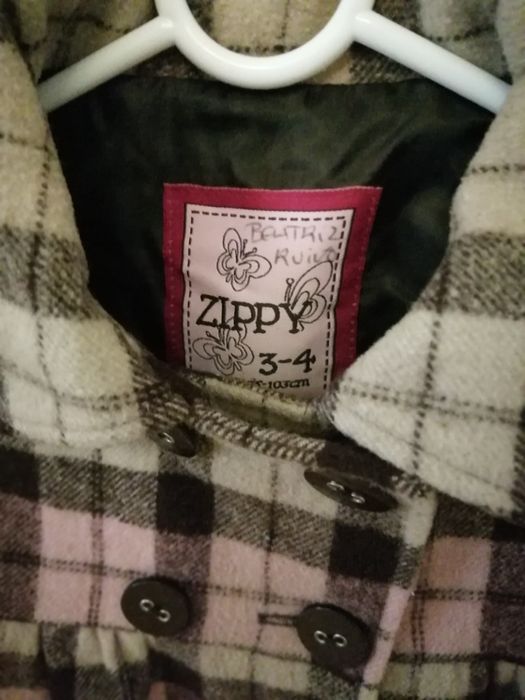 Dois casacos  em bom estado