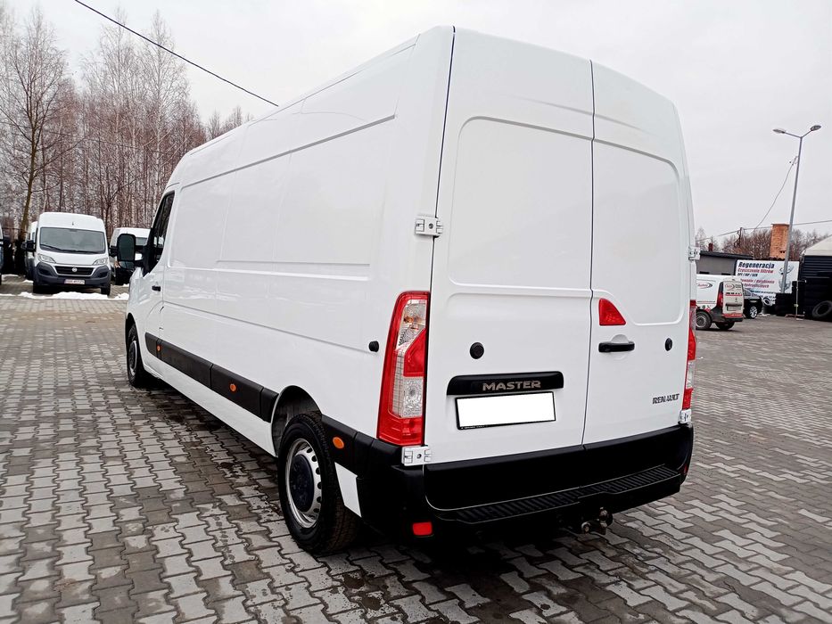 Wynajem busa/Renault Master/ Rok produkcji 2021/ 3 osobowy/L3H2/dCI/