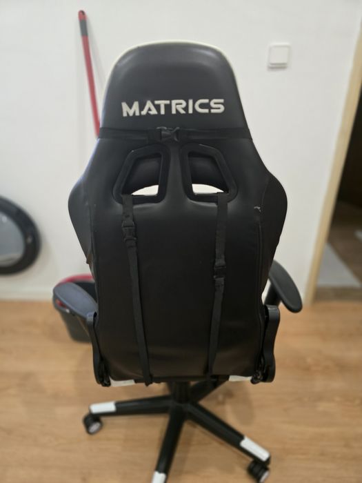 Cadeira gaming matrics - em bom estado