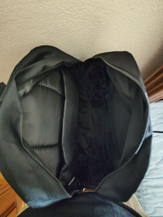 Mochila preta da Ambar NOVA