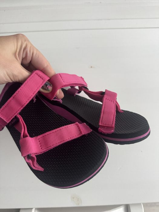 Сандалі Teva. Босоніжки Teva. Босоніжки на дівчинку Teva
