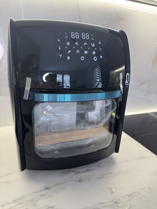 Продам мультипіч , аерофраєр GourmiaMAXX