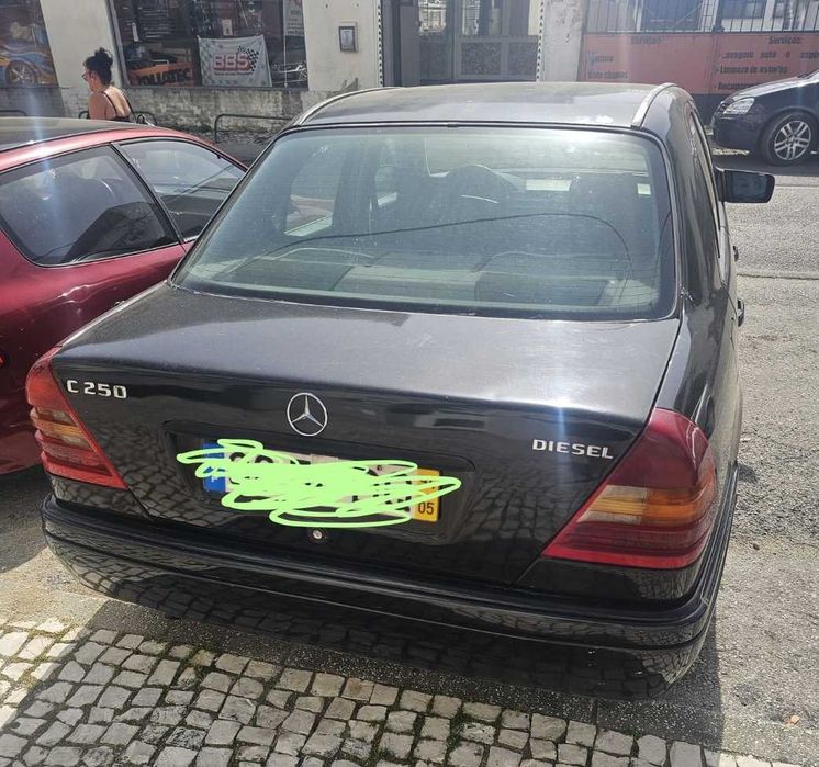Vendo o Mercedes-Benz 250D foto 2