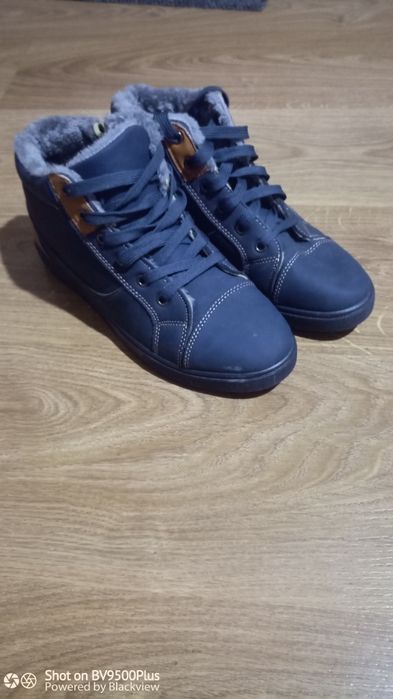 Продам ботинки 42р.