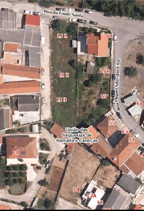 Terreno 302 m2 em Caneças