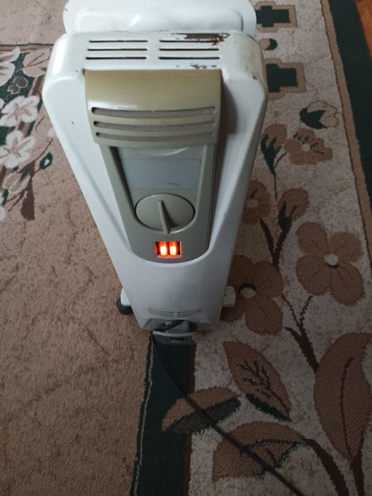 Масляний обігрівач  Термія H 0920  вживаний білого кольору чудово прац