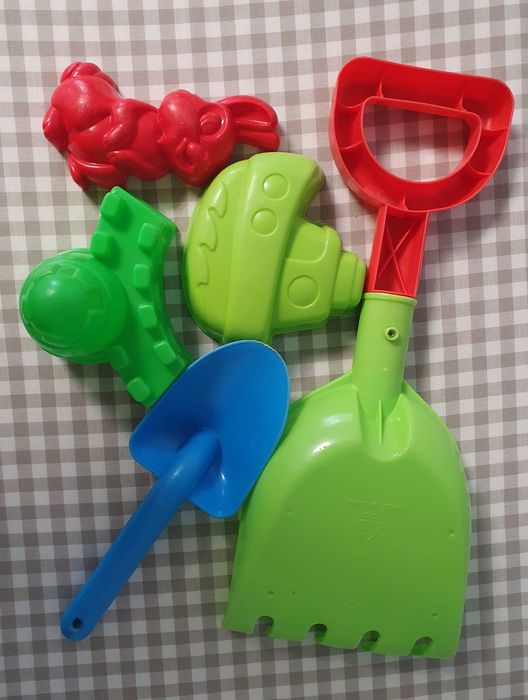 Игрушки, сортер, кубики