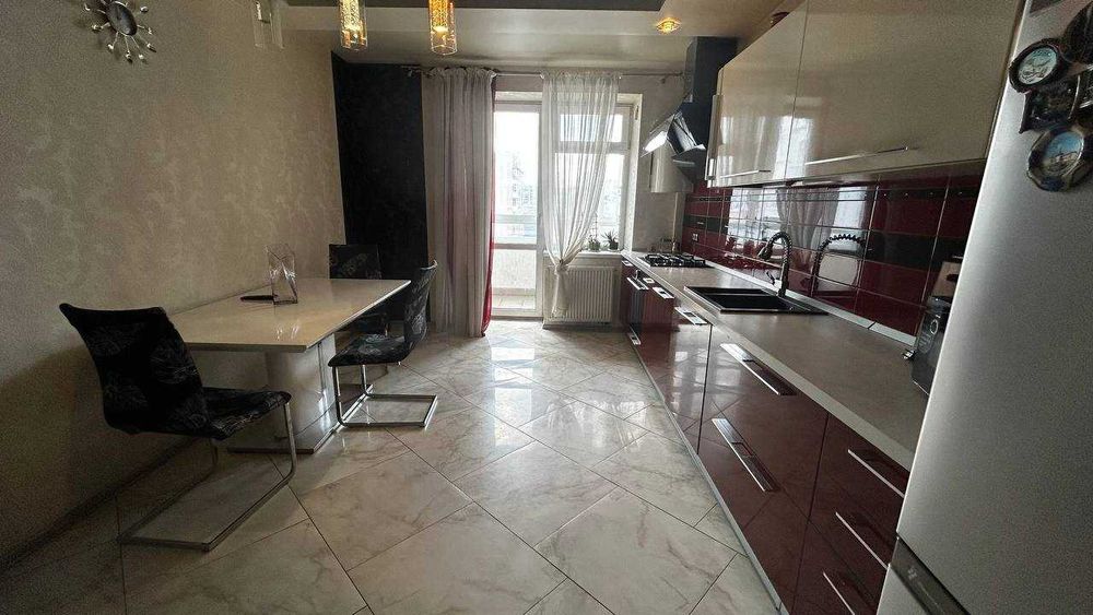 Простора 3к квартира, 103 м² на вул. Плуговій! Вільна з 5 серпня