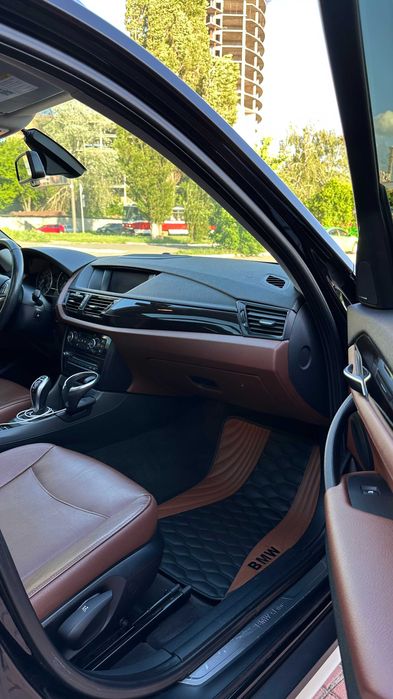 Продам BMW X1 2012