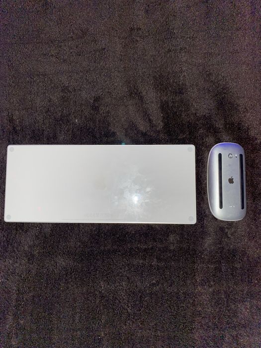 Teclado e rato apple