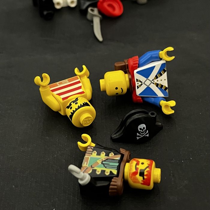 6251 LEGO Piraci i Żołnierze