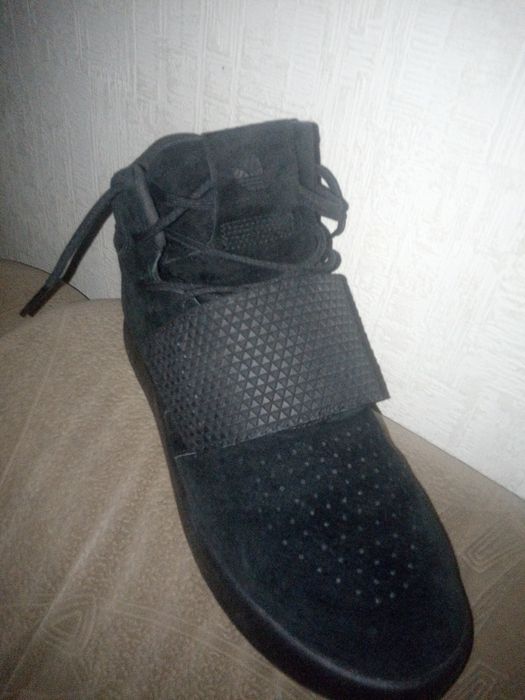 Красовки,, адидас,, замшевые, новые.