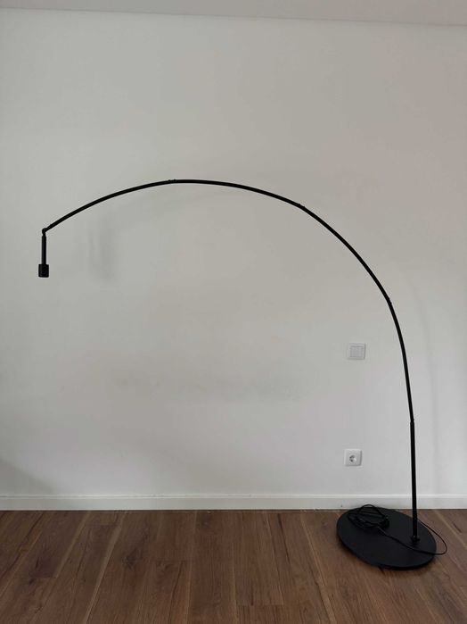 Candeeiro de pé IKEA SKAFTET – Base arco preta