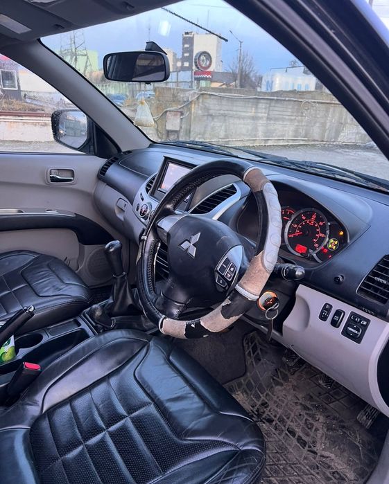 Mitsubishi L200 2011рік