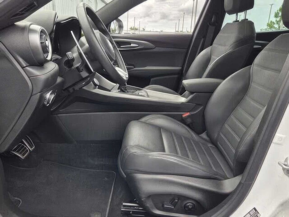 Alfa Romeo Tonale      2024