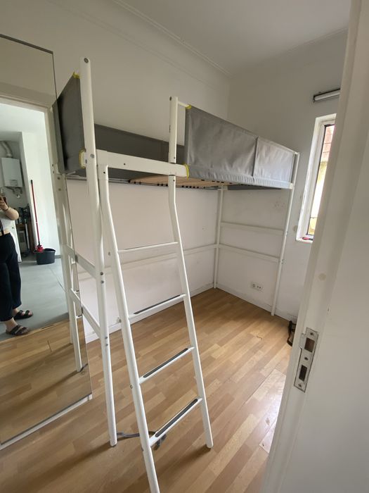 Roupeiro + cama alta Ikea