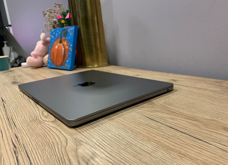 MacBook AIR 13 M2/8 CPU/ 8 GPU/ 8 ram/ 256 Space Gray MLXW3