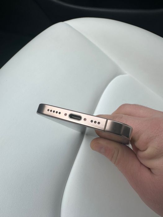 iPhone 16 pro 256 Desert Titanium