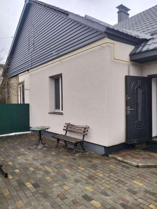 Півбудинку 2 кімнати,ремонт,меблі,техніка