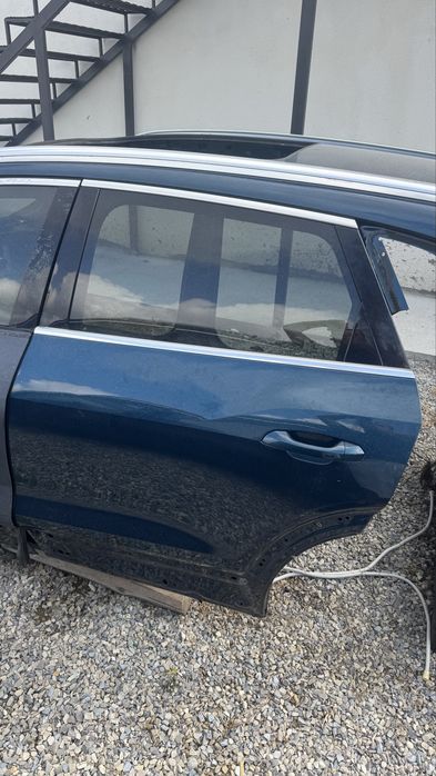 Двері задні е трон LV5Z двері ліві ауді е трон