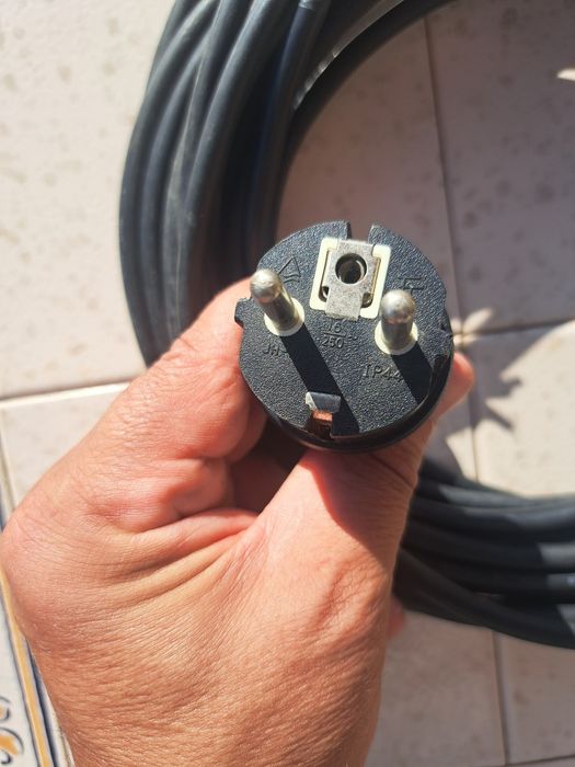 Cabo eléctrico 3 fios H05VV-F 3G1,5 mm² com ficha Schuko 16A