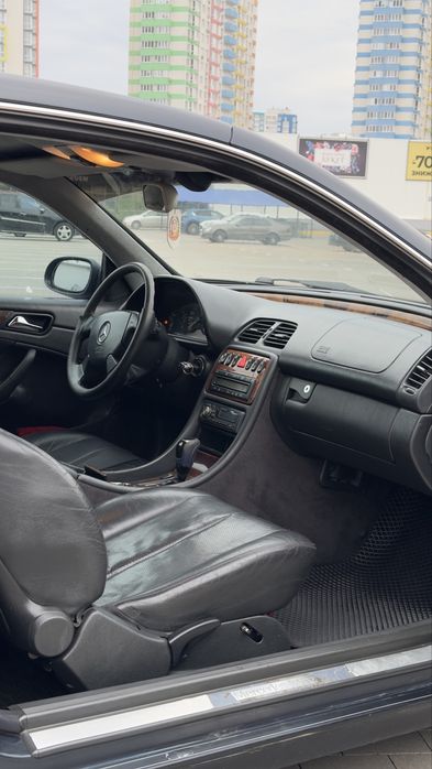 Mercedes-Benz CLK 320 Автомат 3.2 газ бенз