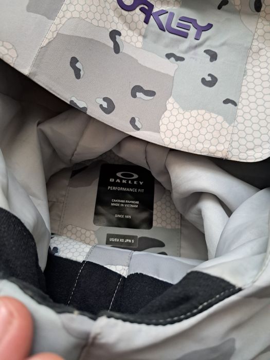 Лыжная куртка Oakley (женская)