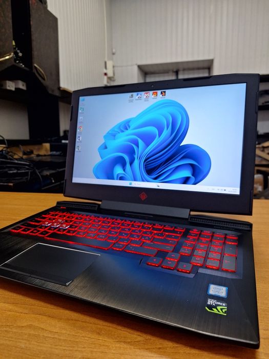 HP OMEN 15-ce033ng i7-7700HQ GTX 1050 Ti 4Gb DDR4 16Gb SSD 512Gb
