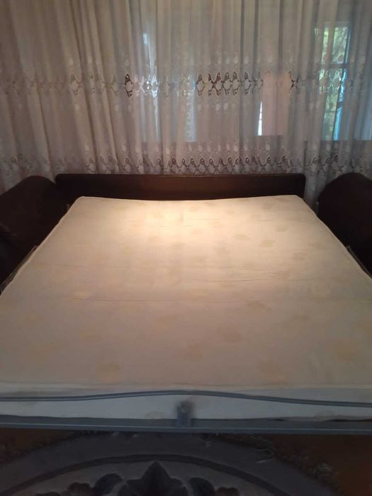Продается отличный кожаный диван