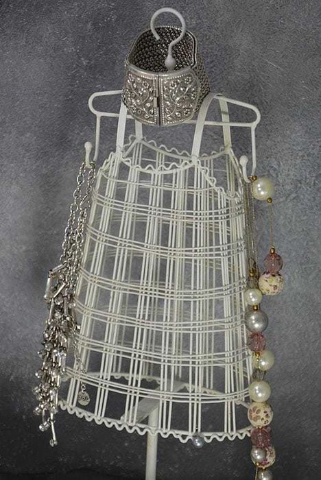 Stojak na Biżuterię Manekin Metalowy Retro - Elegancki dodatek