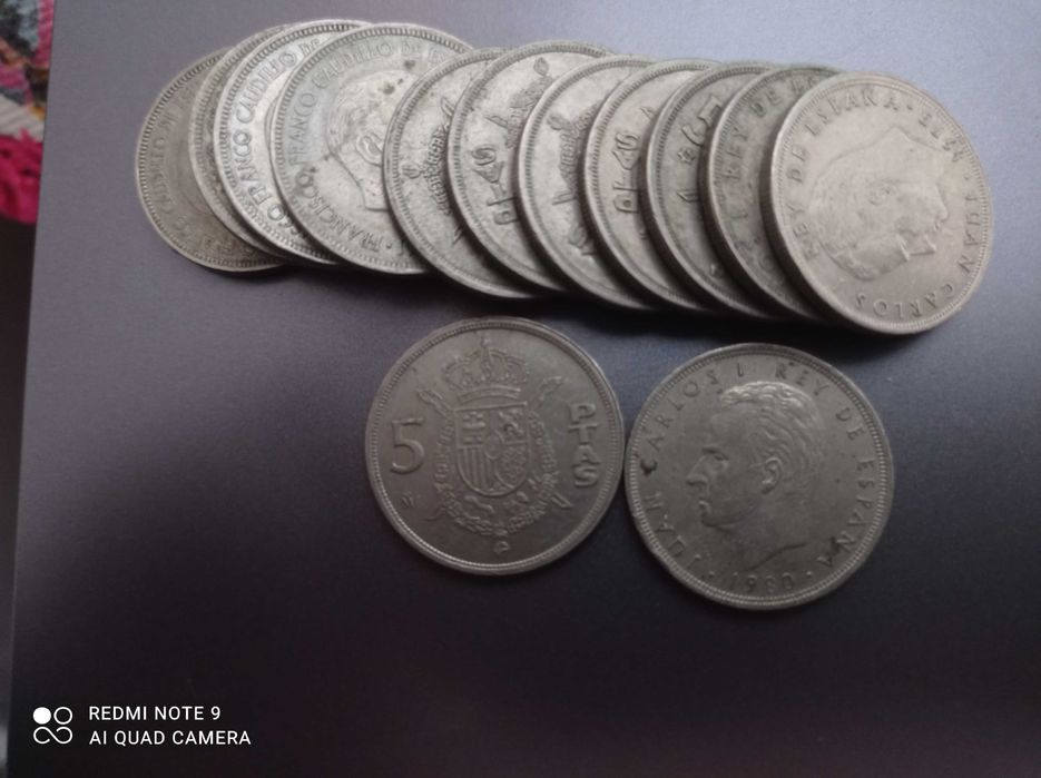 13 moedas de 5 pesetas de España