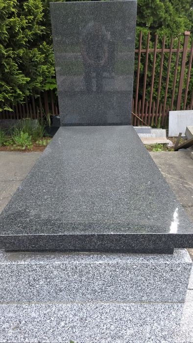 Tanie nagrobki granitowe