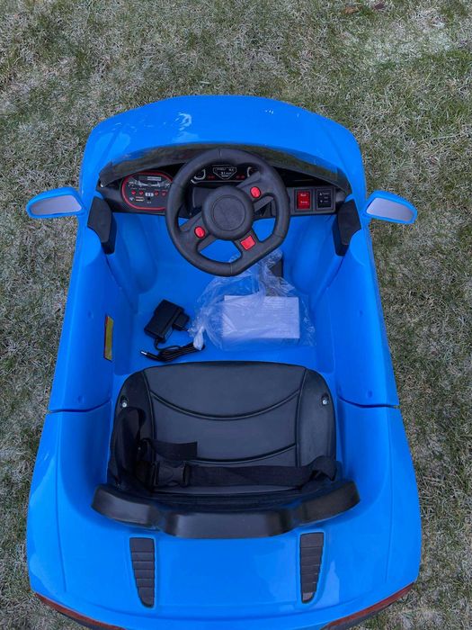 Samochód na akumulator G21 4 SILNIKI BUJAK LEDY PILOT autko dla dzieci