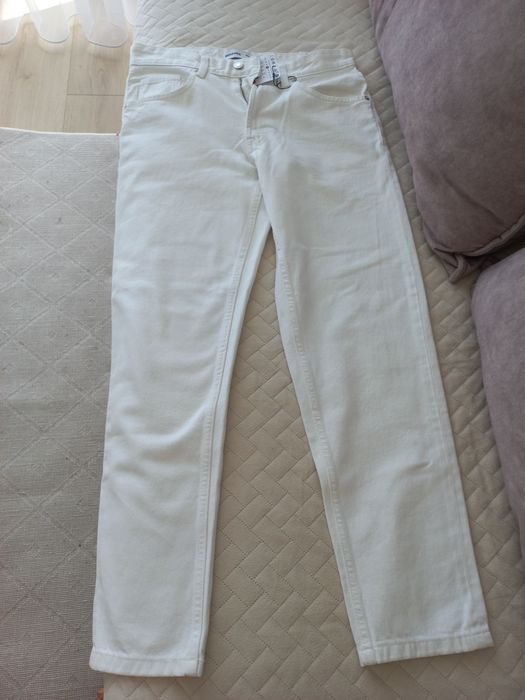 Bershka NOWE  Spodnie bialłe i bezowe mlodziezowe (chlopiec) rozmiar  38 STRAIGHT VINTAGE