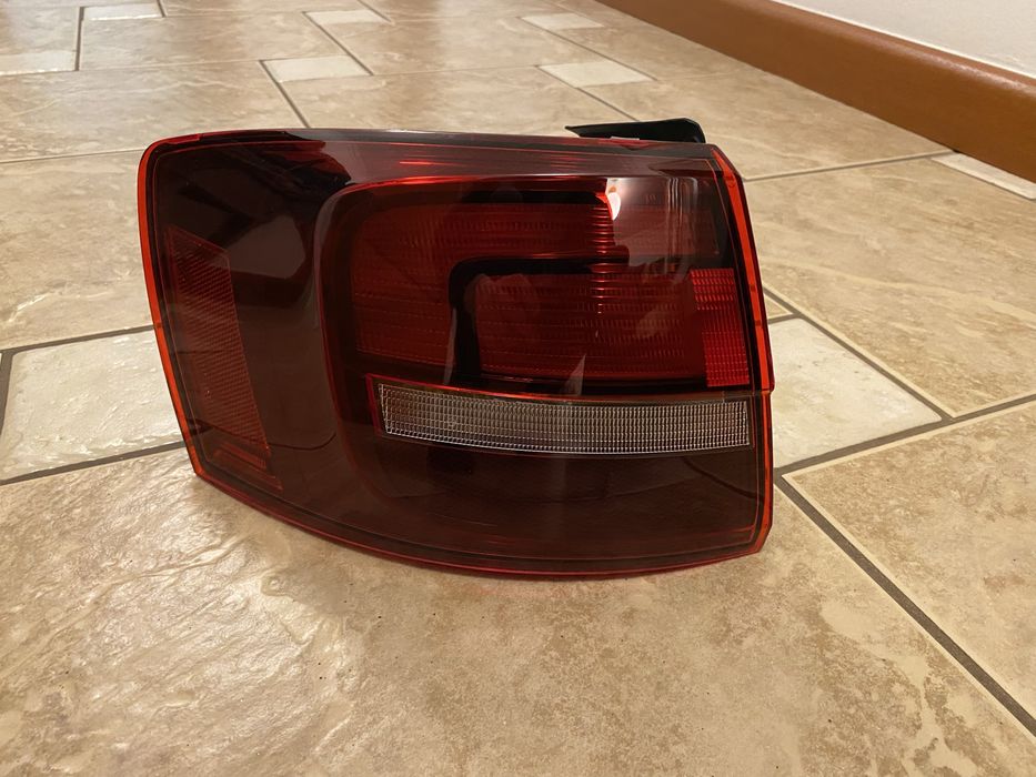 Lampa tył Jetta VI nowa oryginalna 5C6