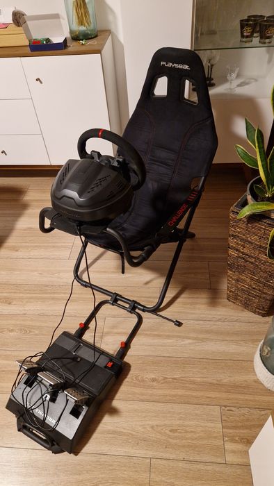 Thrustmaster t300 Alcantara Ferrari edition + T3PA z TGT + fotel Playseat challenge