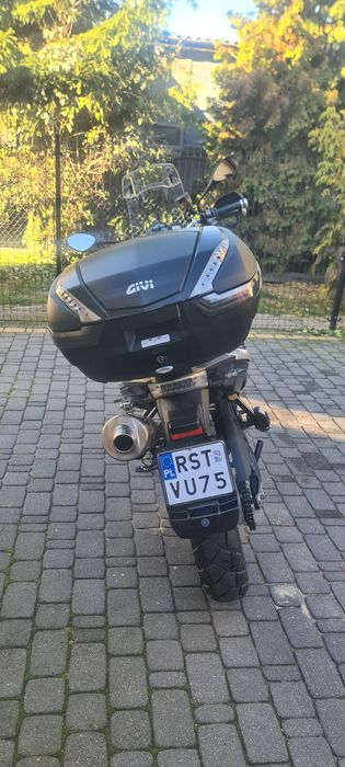 BMW f650 GS TWIN dwa cylindry  2011 pojemność silnika  798
