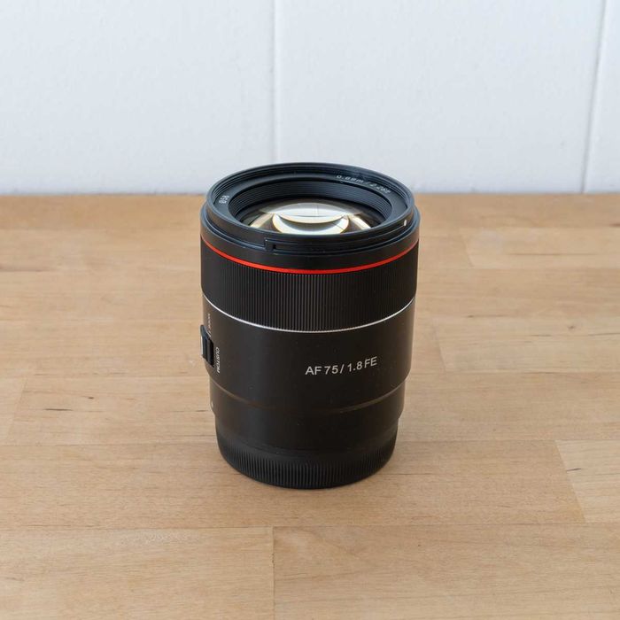 Objetiva Samyang 75mm f1.8 AF para Sony FE - Como Nova