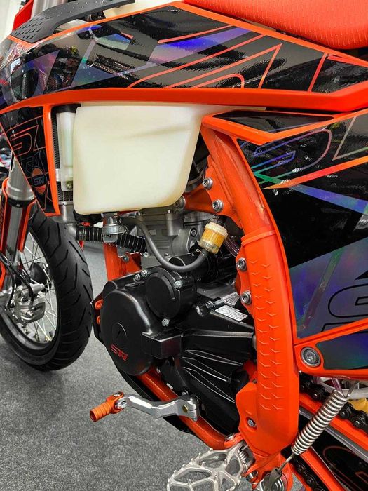 Мотоцикл STN V8 Motard