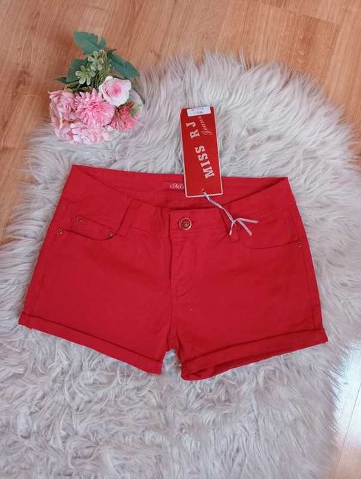 Nowe czerwone spodenki szorty jeans marki Miss RJ Rozmiar S/36.
