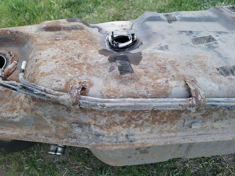 Бак Mitsubishi Pajero Wagon IV (V93) б/у під відновлення