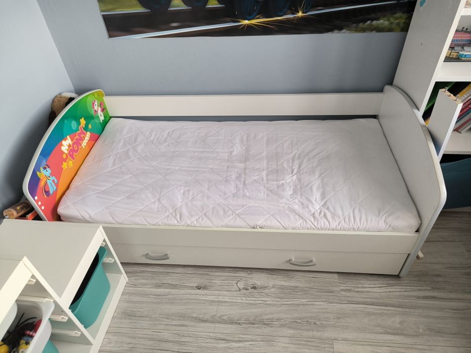 Łóżko dziecięce 160x80 używane, materac, szuflada
