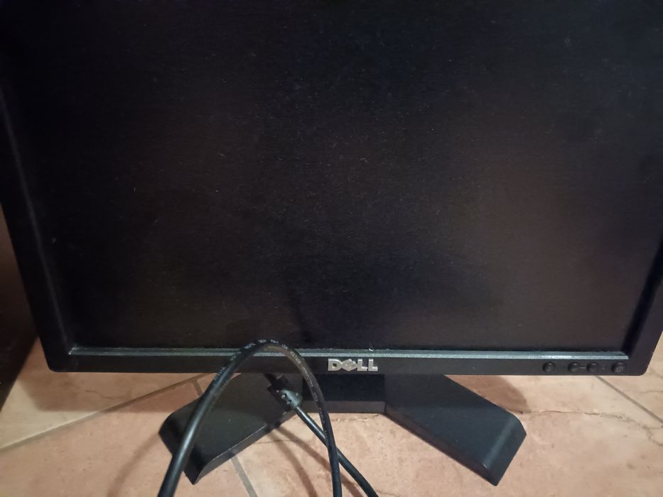 Комп'ютер, монітор, колонки, клавіатура