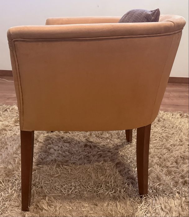 Cadeirao em tecido pele de Pessego