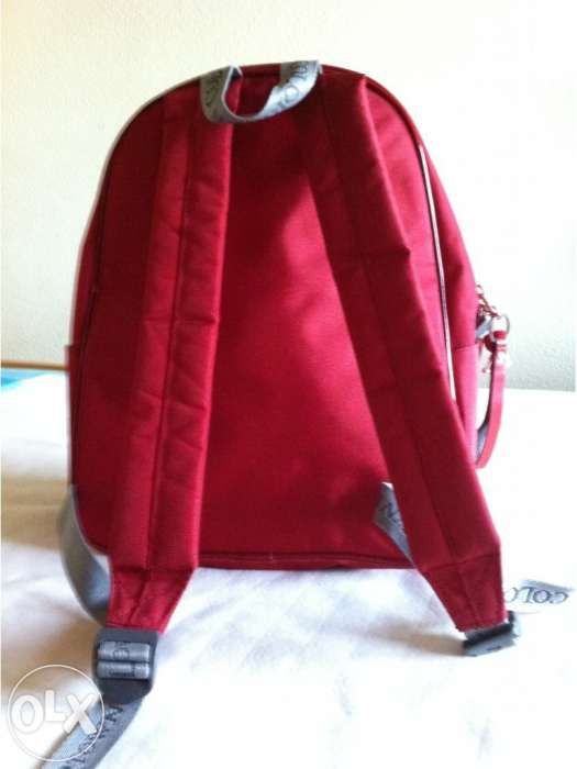 Mochila vermelha busquets