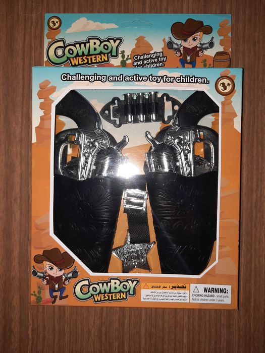 Zestaw Kowbojski zawiera Pas Pistolety z Odznaką Rewolwery z Kaburami