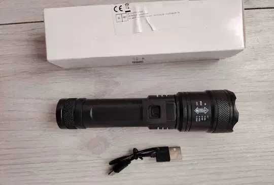 Latarka taktyczna LED USB
