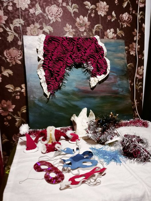 Набір іграшок. Маски, колокольчік.