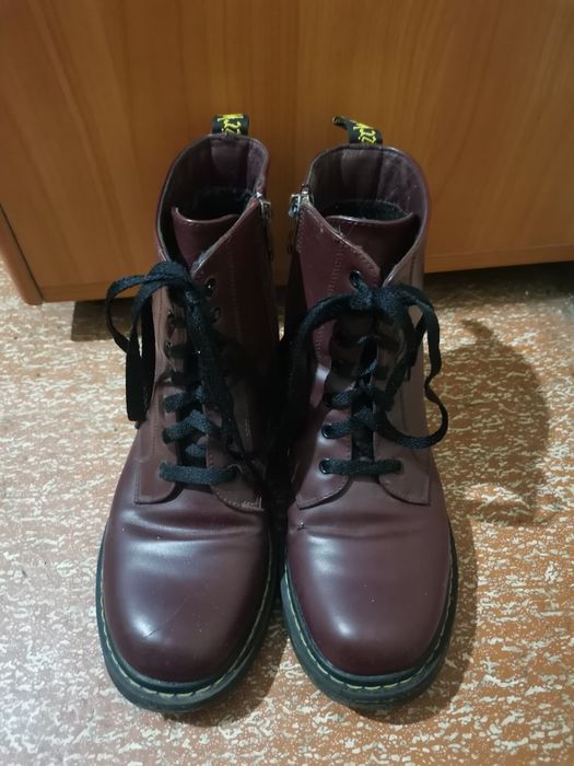 бордові ботінки мартінси