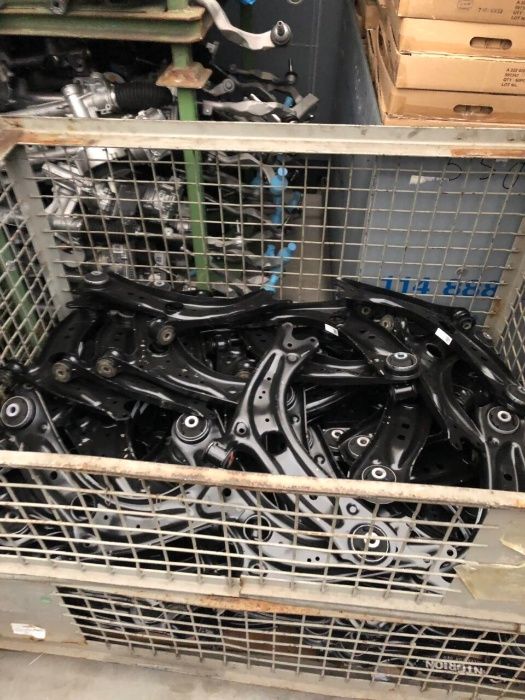 Рычаг Golf 7 Passat B8 T-Roc Skoda Octavia A7 Seat Audi A3 5Q0407152R